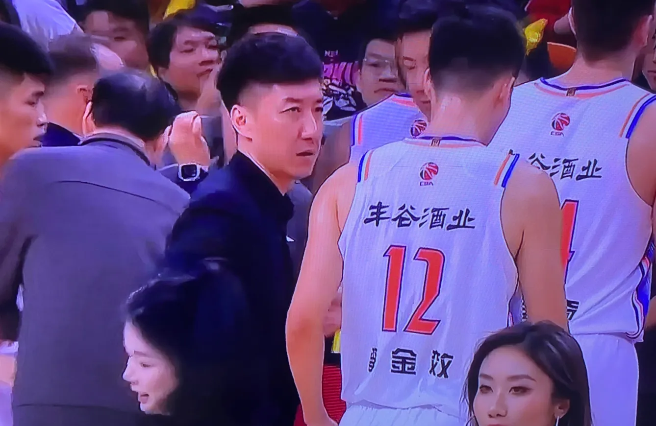 四川队换帅效果不佳，球队连败无力反弹的简单介绍