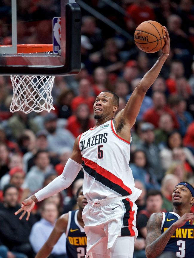 包含开拓者球员技高一筹，凭借默契士气获胜的词条