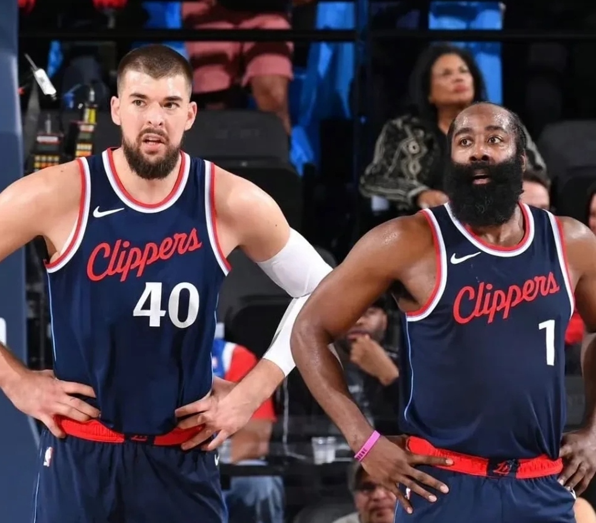 快船队遭受惨败，球队士气受到打击