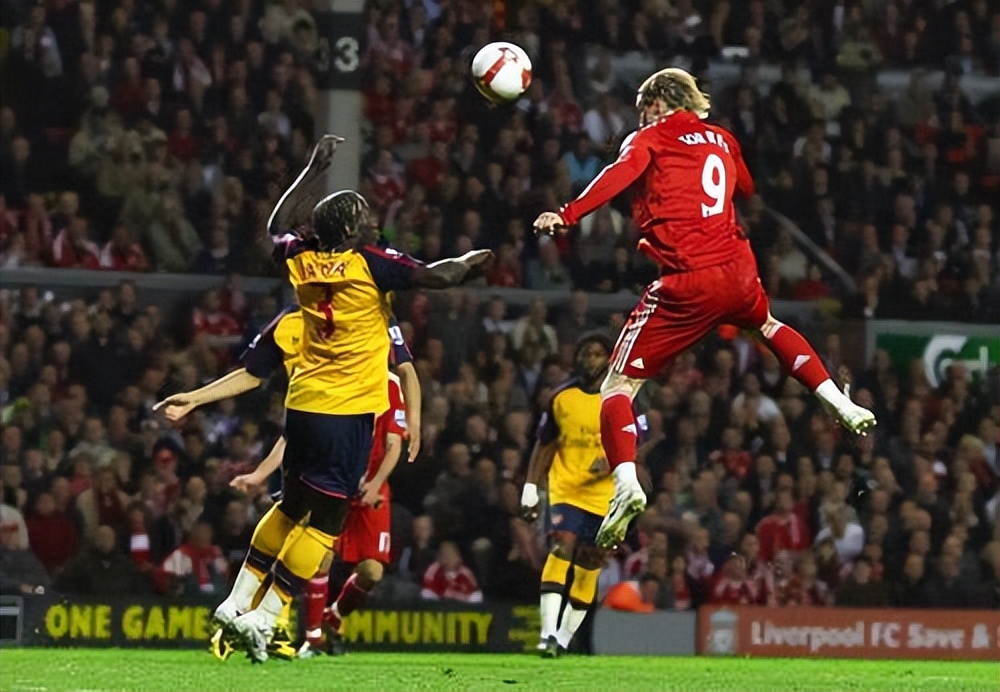 精妙绝伦！球员们在比赛中展现出高超的技术水平的简单介绍