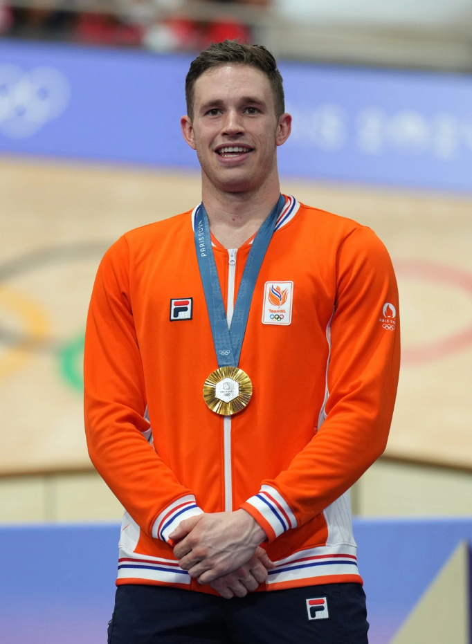 荷兰选手在自行车比赛中赢得金牌