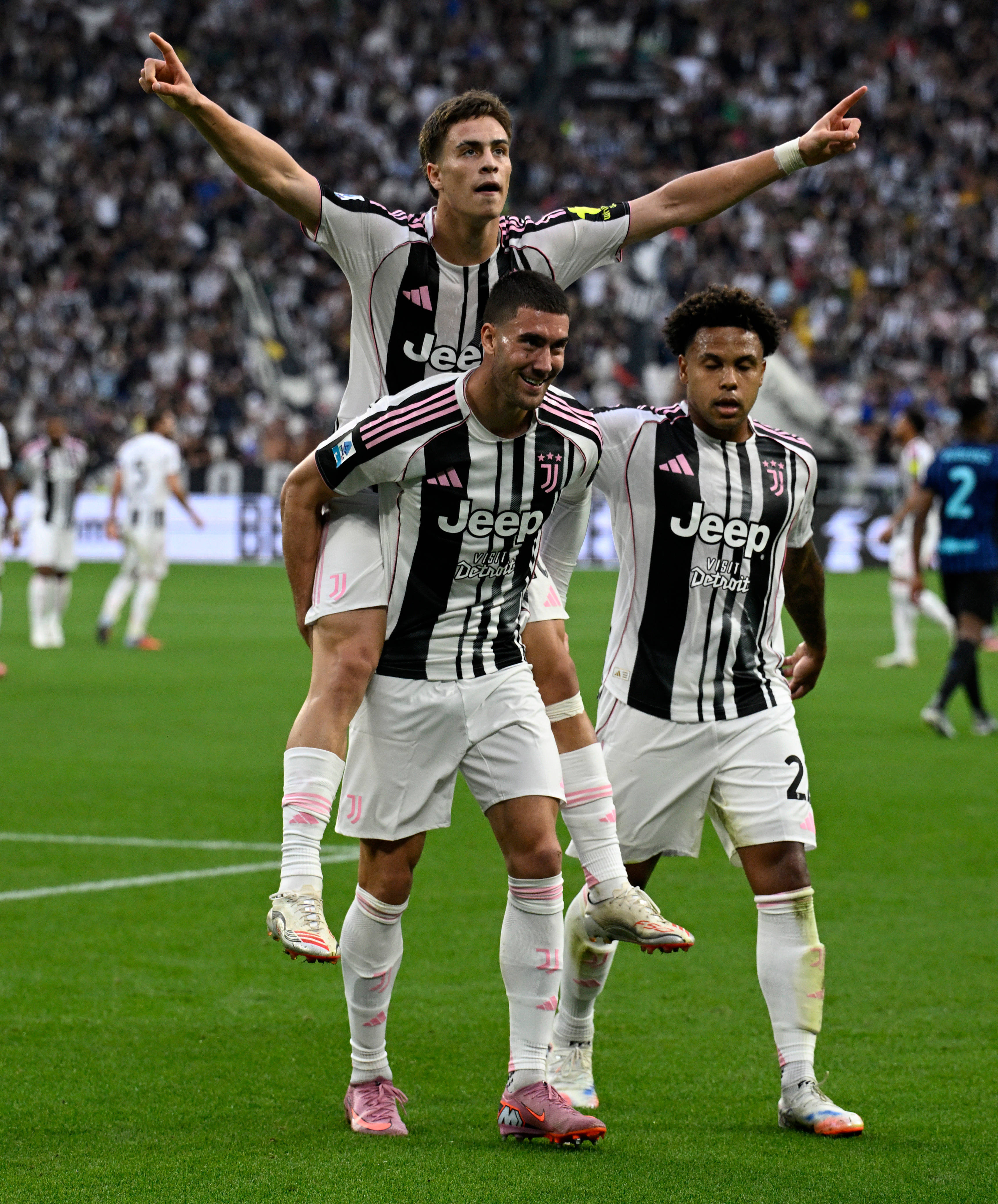 包含皇马战术失误悲剧告别欧冠舞台的词条