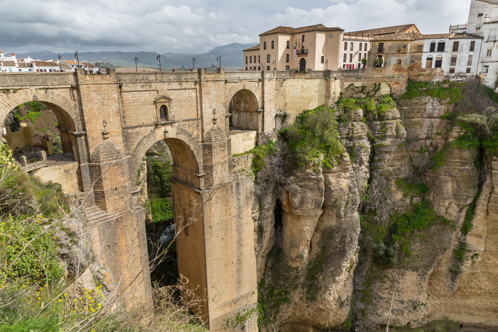 包含塞维利亚挑战马拉加，谁能获胜？的词条
