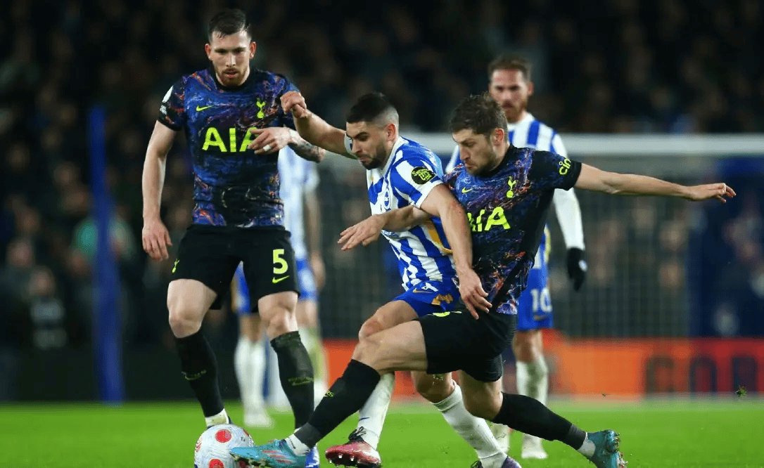 热刺在比赛中打出精彩进攻，压倒性击败对手的简单介绍