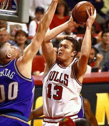 公牛队老将展现统治力，引发热议的简单介绍