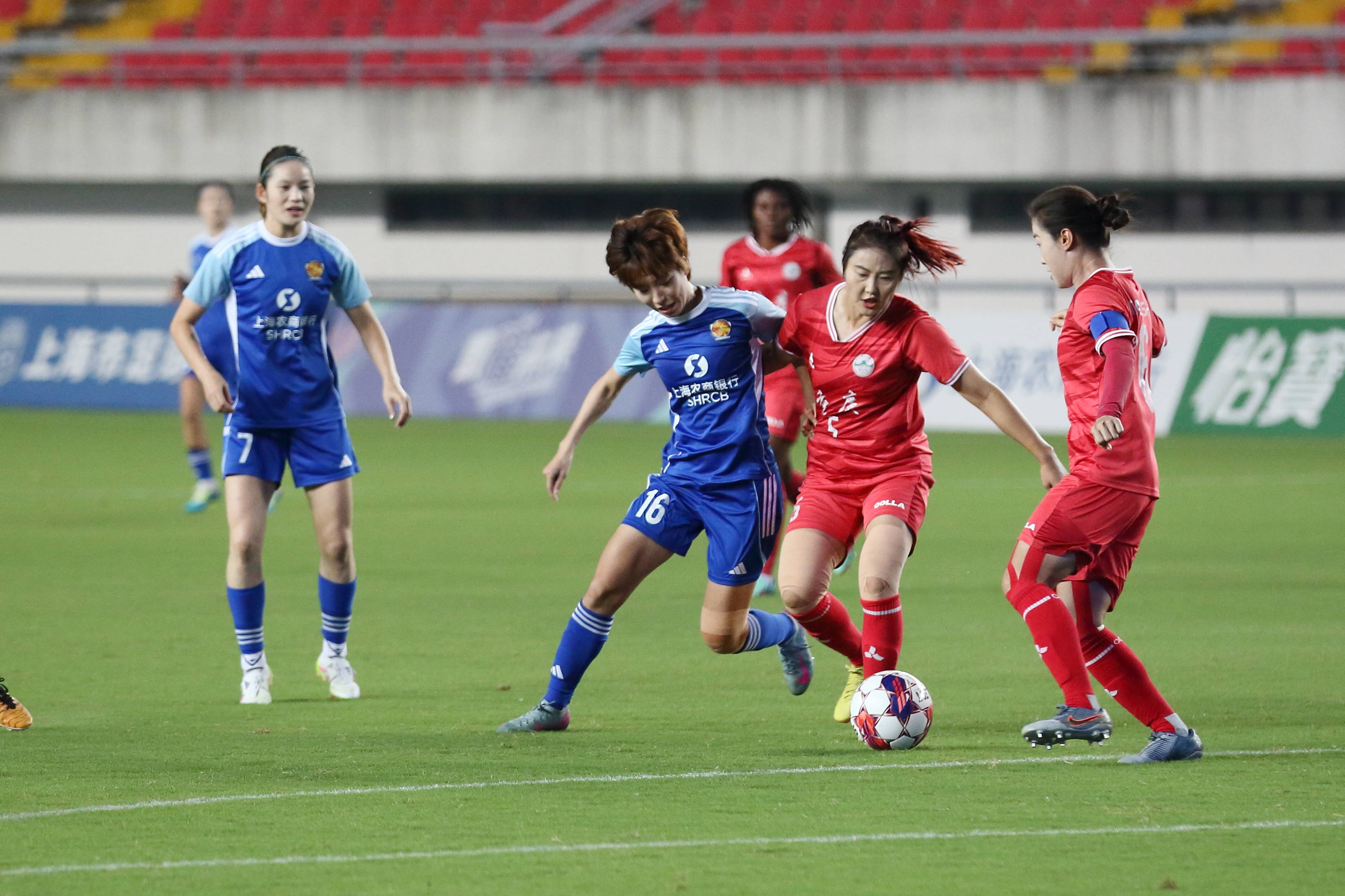 出人意料，女足比赛火热较量的简单介绍