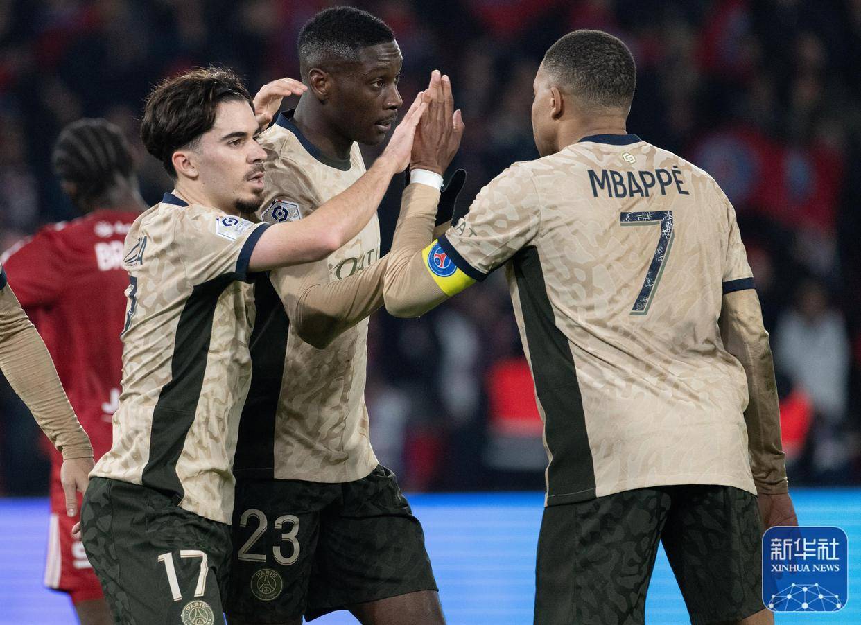 巴黎圣日耳曼成功逆转，领跑法甲联赛！的简单介绍