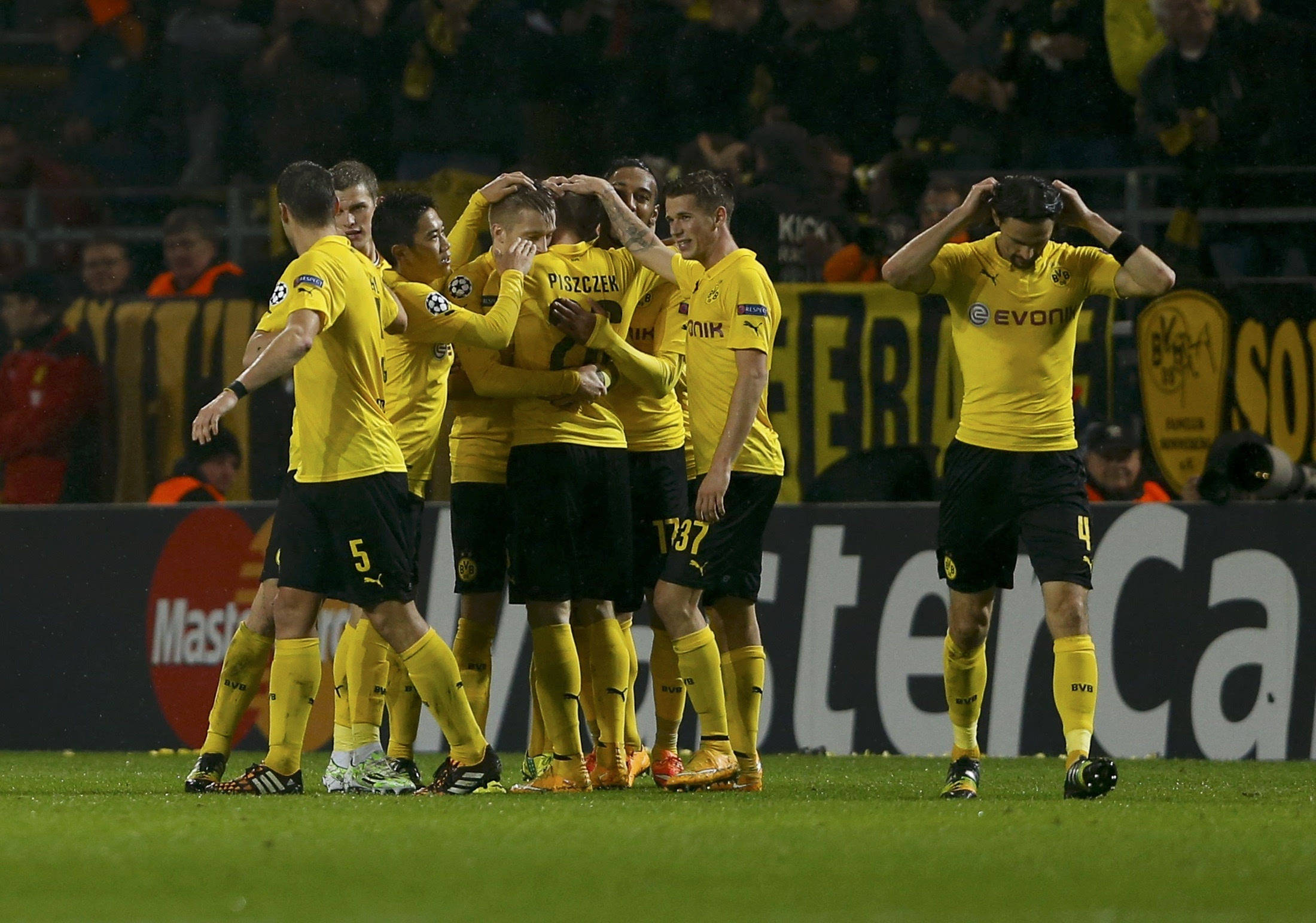 包含圣马力诺欧预赛小组赛中战胜卢森堡的词条