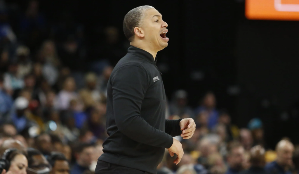 快船主场失利，主帅怒批球员表现不稳定